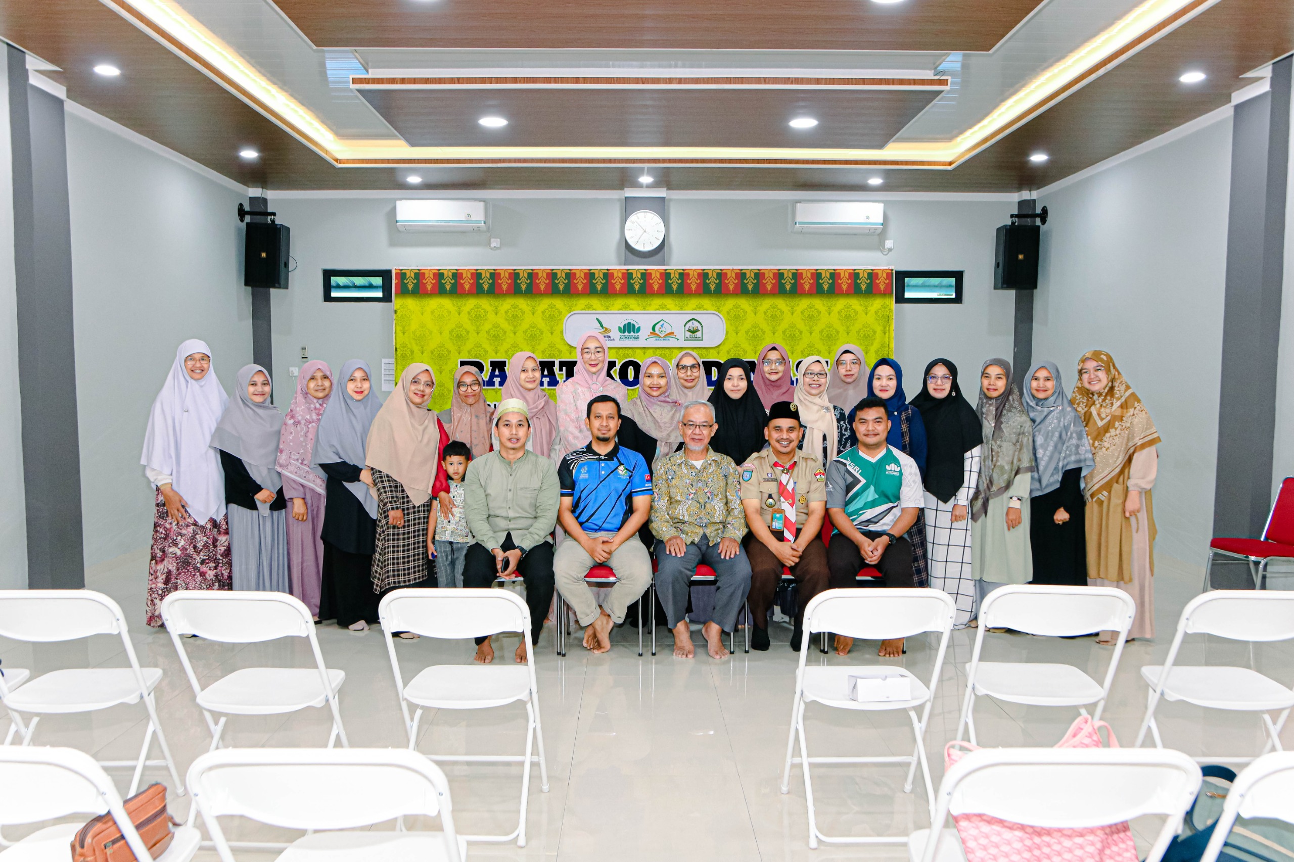 rapat_komite